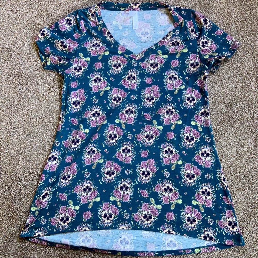 LULAROE Christy T V-Neck Top, Sugar Skulls, Sz XS
